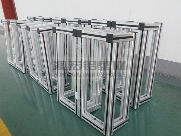 鋁型材打造的光纜設備機架：輕韌相承，穩(wěn)固護航